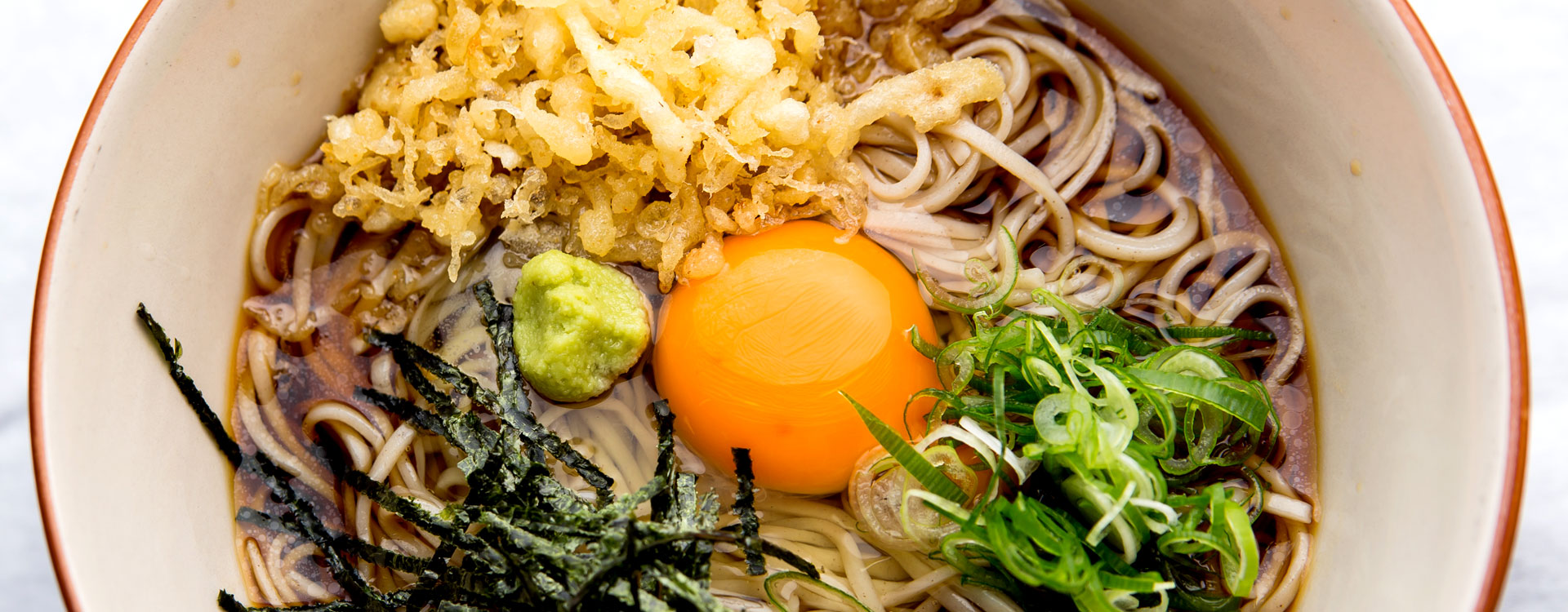 当店では細めでしっかりコシのある、美味しい手打ちお蕎麦をご賞味いただけます