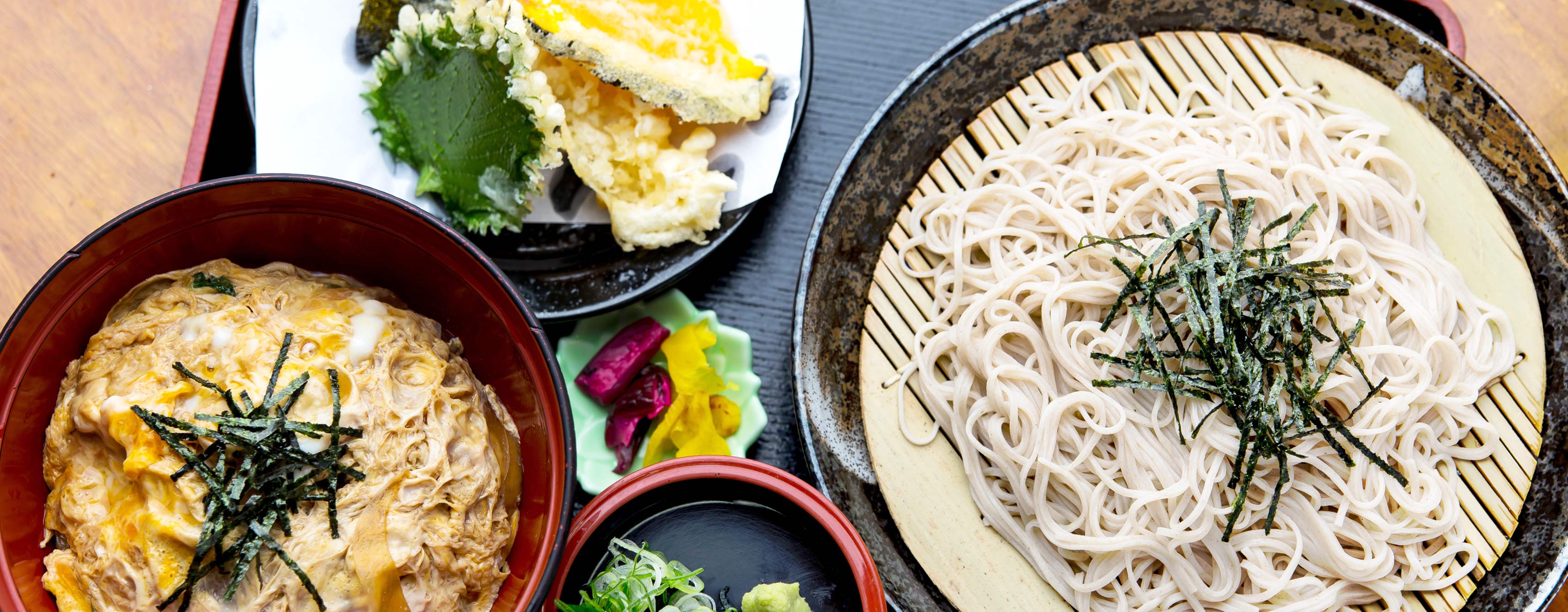 当店では細めでしっかりコシのある、美味しい手打ちお蕎麦をご賞味いただけます